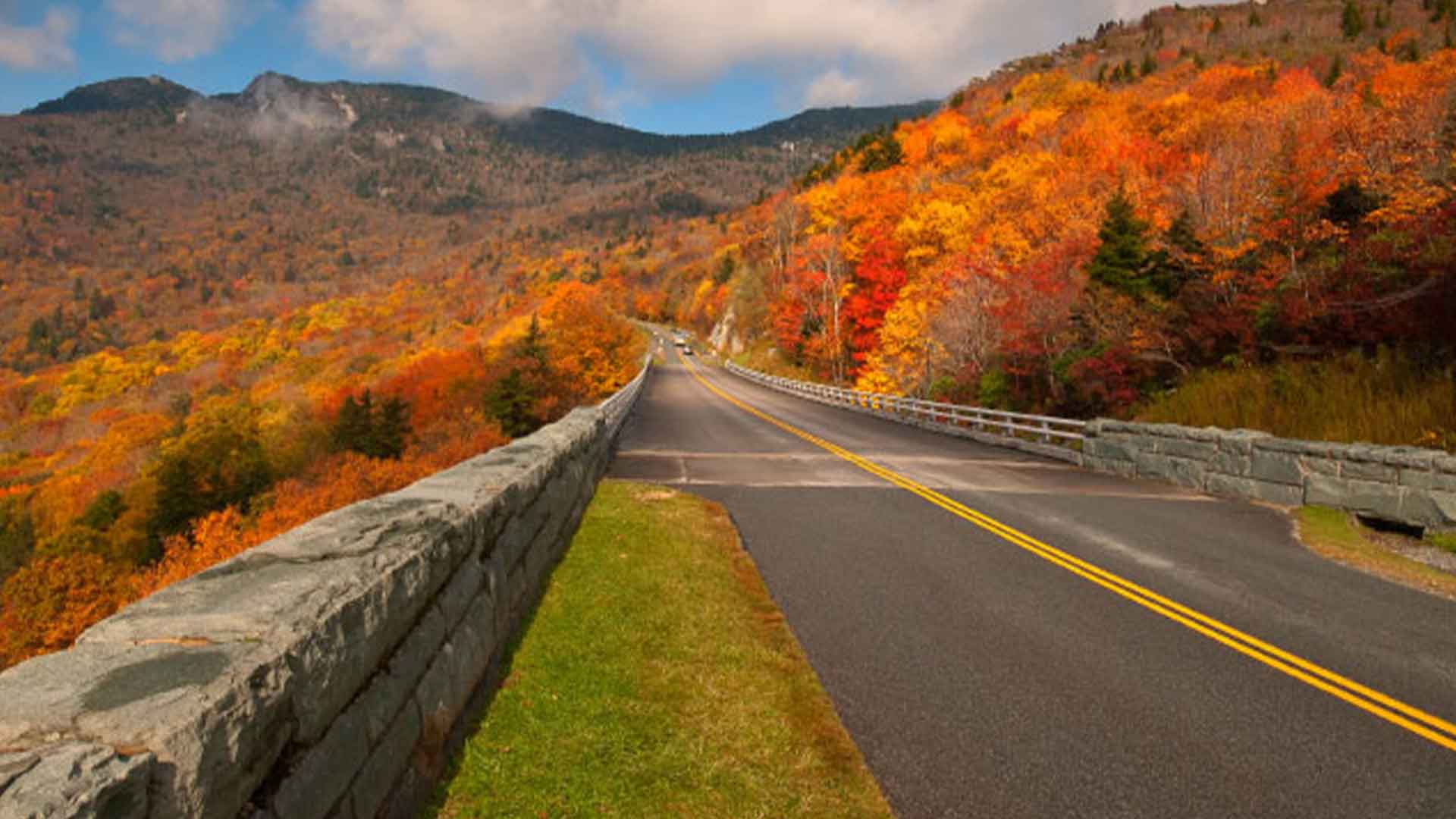 blue-ridge-parkway-in-the-fall